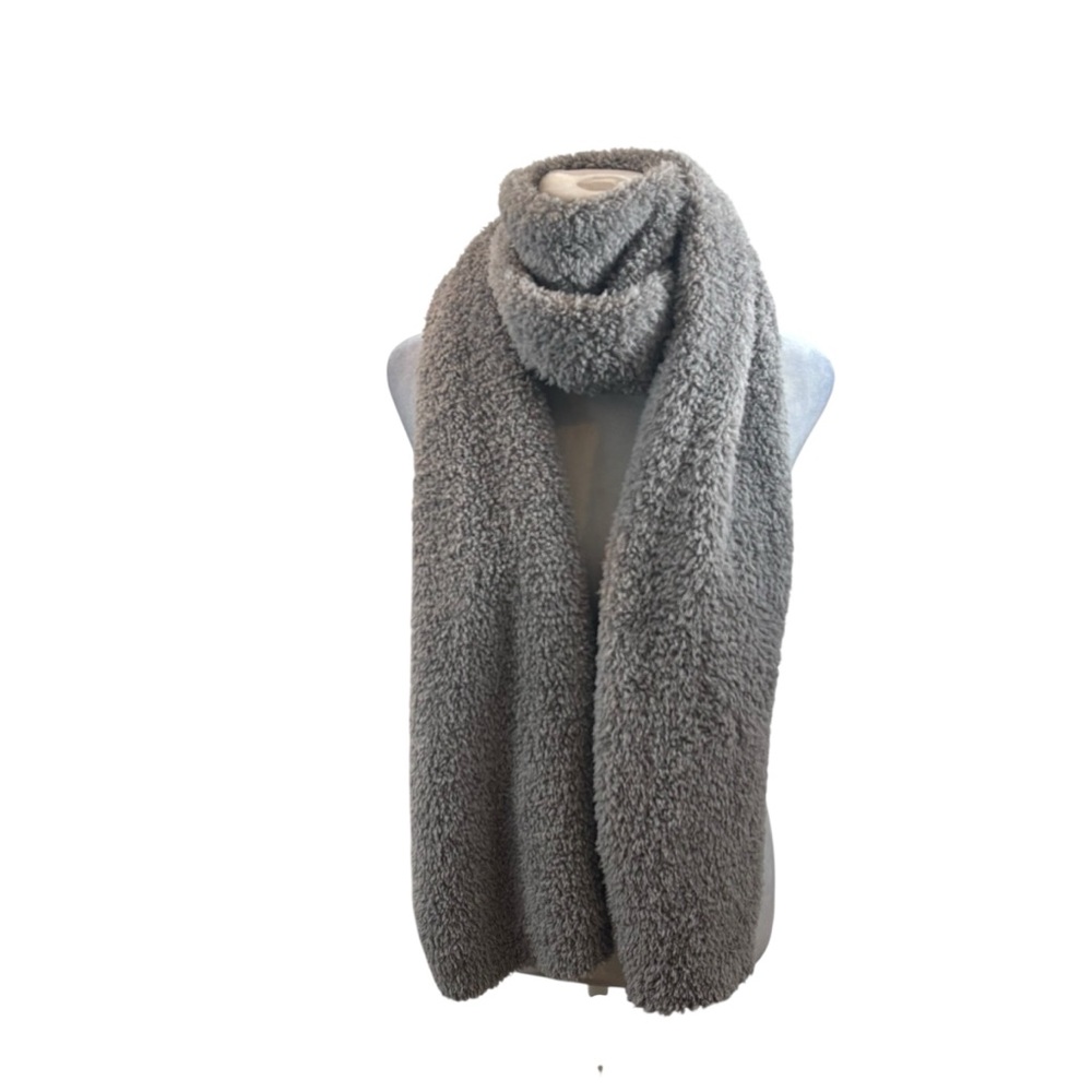 Ladies Barefoot Dreams CozyChic Brand Grey Scarf
